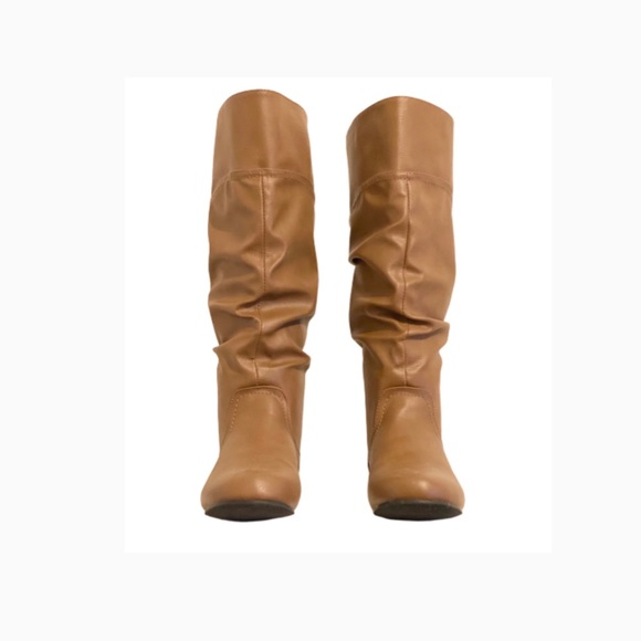 Shoes - EUC Women’s Knee High Camel Boots
